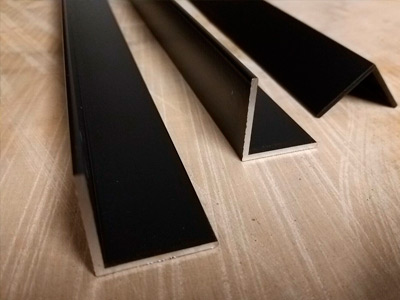 Черный профиль